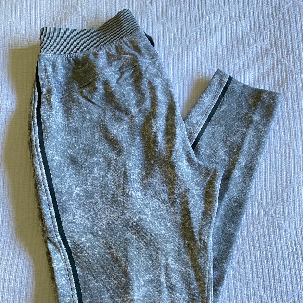 Lululemon Textured Tech Pant